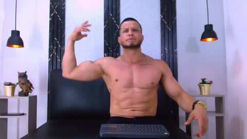Maximiliano online show from 05/25/26, 06:47