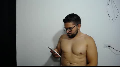 Snapshot of maximo_2000 chatting on 02/25/25, 01:41 maximo_2000 online show from 02/25/25, 01:41
