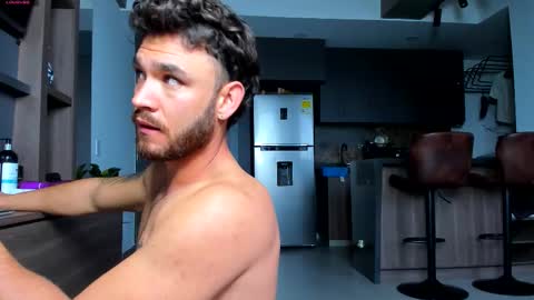 Snapshot of maximo_and_marcelo chatting on 10/27/25, 11:58 maximo_and_marcelo online show from 10/27/25, 11:58