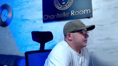  Maximo  online show from 04/19/26, 06:10