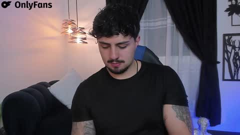 Snapshot of maximo_rodriguez chatting on 01/10/25, 04:54 Maximo online show from 01/10/25, 04:54