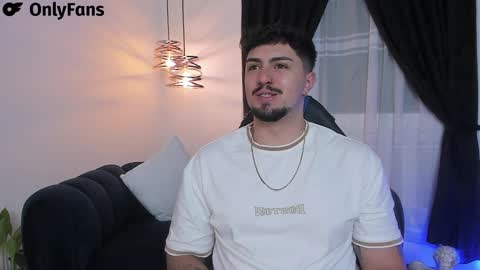 Snapshot of maximo_rodriguez chatting on 01/14/25, 04:57 Maximo online show from 01/14/25, 04:57