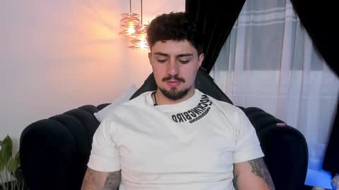 Snapshot of maximo_rodriguez chatting on 01/20/25, 09:46 Maximo online show from 01/20/25, 09:46