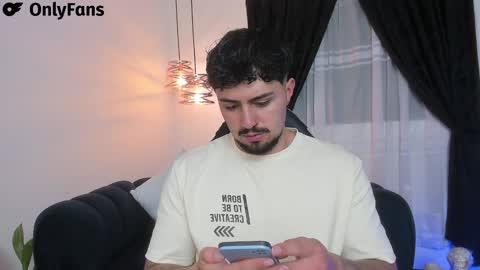 Snapshot of maximo_rodriguez chatting on 02/02/25, 03:54 Maximo online show from 02/02/25, 03:54