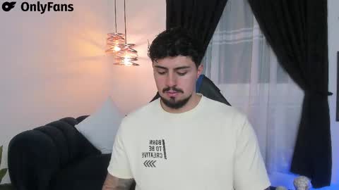 Snapshot of maximo_rodriguez chatting on 02/16/25, 05:48 Maximo online show from 02/16/25, 05:48