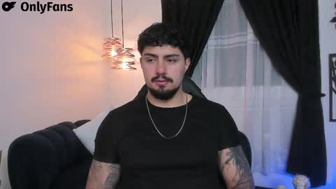 Snapshot of maximo_rodriguez chatting on 02/18/25, 06:59 Maximo online show from 02/18/25, 06:59