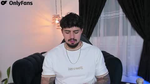 Snapshot of maximo_rodriguez chatting on 02/25/25, 05:08 Maximo online show from 02/25/25, 05:08