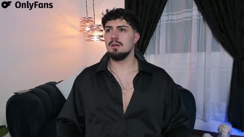 Snapshot of maximo_rodriguez chatting on 02/28/25, 05:26 Maximo online show from 02/28/25, 05:26