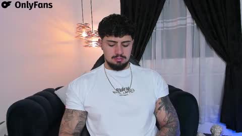 Snapshot of maximo_rodriguez chatting on 03/04/25, 05:21 Maximo online show from 03/04/25, 05:21