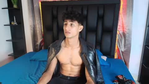Snapshot of maximo_romano chatting on 06/19/26, 06:56 Maximo online show from 06/19/26, 06:56
