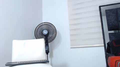 Maximo Sebastian online show from 12/02/24, 03:58