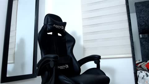 Maximo Sebastian online show from 03/12/25, 07:02