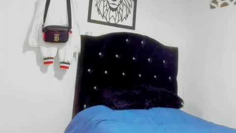 MaximoHernandez online show from 04/19/26, 06:54