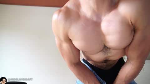 Snapshot of maximohoot chatting on 01/05/26, 05:27 Sebastian online show from 01/05/26, 05:27