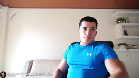 Snapshot of maximohoot chatting on 02/08/26, 03:48 Sebastian online show from 02/08/26, 03:48