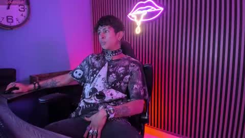 Snapshot of maximoking26 chatting on 02/17/26, 03:47 MAXIMO online show from 02/17/26, 03:47