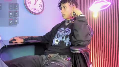 Snapshot of maximoking26 chatting on 02/24/26, 04:10 MAXIMO online show from 02/24/26, 04:10