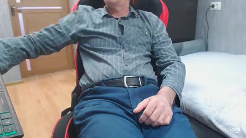 maximus3334 online show from 03/25/26, 11:38