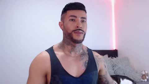 Snapshot of maximus_golden chatting on 10/27/25, 02:48 Independent Model online show from 10/27/25, 02:48