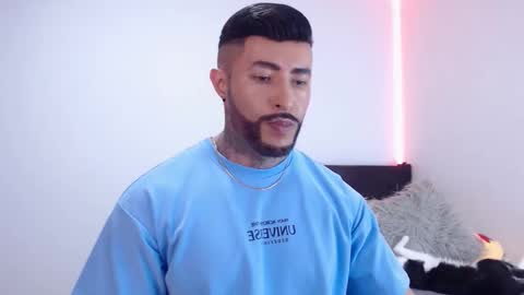 Snapshot of maximus_golden chatting on 10/28/25, 04:05 Independent Model online show from 10/28/25, 04:05