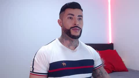 Snapshot of maximus_golden chatting on 11/11/25, 04:45 Independent Model online show from 11/11/25, 04:45