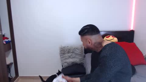 Snapshot of maximus_golden chatting on 11/18/25, 03:23 Independent Model online show from 11/18/25, 03:23