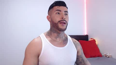 Snapshot of maximus_golden chatting on 11/23/25, 03:50 Independent Model online show from 11/23/25, 03:50