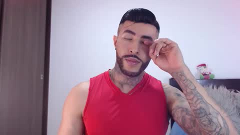 Snapshot of maximus_golden chatting on 11/30/25, 03:32 Independent Model online show from 11/30/25, 03:32