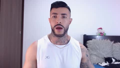 Snapshot of maximus_golden chatting on 12/03/25, 04:42 Independent Model online show from 12/03/25, 04:42