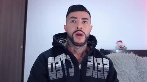 Snapshot of maximus_golden chatting on 12/04/25, 01:59 Independent Model online show from 12/04/25, 01:59