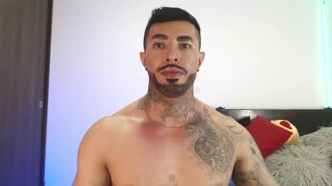 Independent Model online show from 04/16/26, 03:51