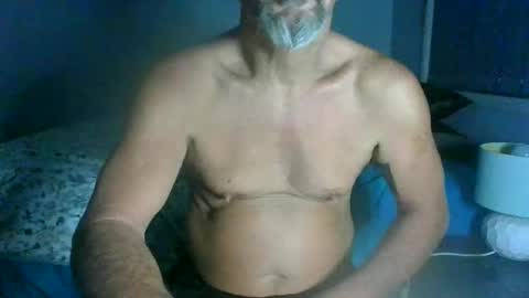 Snapshot of maximus_oreally chatting on 06/06/26, 12:49 Max online show from 06/06/26, 12:49