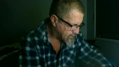 Snapshot of maximus_oreally chatting on 06/07/26, 11:41 Max online show from 06/07/26, 11:41