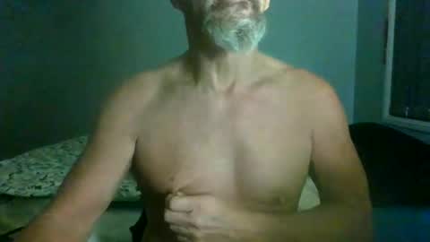 Snapshot of maximus_oreally chatting on 07/02/26, 12:10 Max online show from 07/02/26, 12:10
