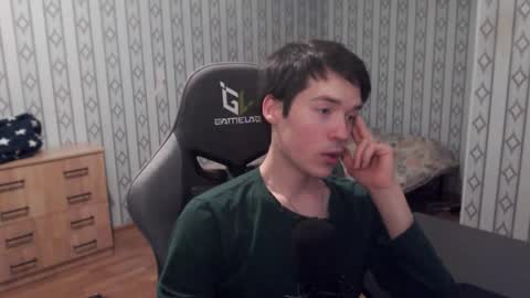 Snapshot of maximuslan chatting on 12/17/25, 09:10 Marcolas online show from 12/17/25, 09:10