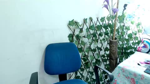 Snapshot of maxinesex_ chatting on 01/10/25, 08:04 maxinesex_ online show from 01/10/25, 08:04