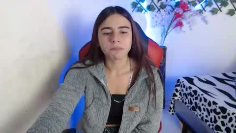 Snapshot of maxinesex_ chatting on 09/18/25, 01:35 maxinesex_ online show from 09/18/25, 01:35