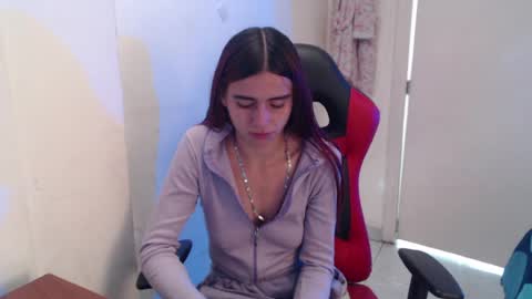 Snapshot of maxinesex_ chatting on 06/17/26, 03:02 maxinesex_ online show from 06/17/26, 03:02