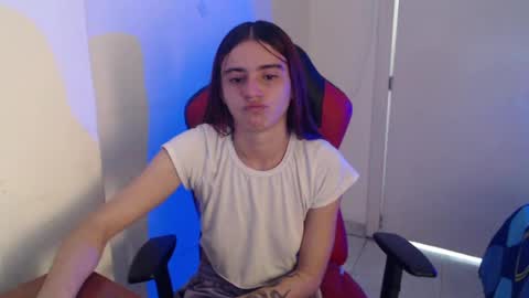 Snapshot of maxinesex_ chatting on 06/22/26, 02:03 maxinesex_ online show from 06/22/26, 02:03