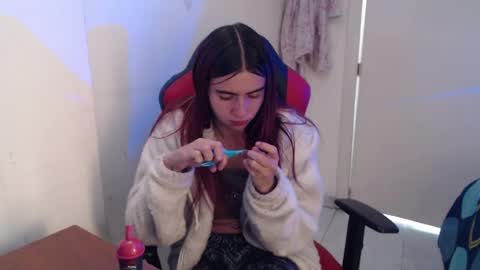 Snapshot of maxinesex_ chatting on 06/23/26, 03:32 maxinesex_ online show from 06/23/26, 03:32