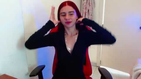 Snapshot of maxinesex_ chatting on 07/08/26, 02:10 maxinesex_ online show from 07/08/26, 02:10