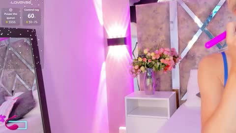 Snapshot of maxirogers chatting on 11/29/25, 11:02 Maxi Rogers online show from 11/29/25, 11:02