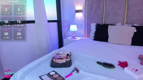 Snapshot of maxirogers chatting on 12/01/25, 11:26 Maxi Rogers online show from 12/01/25, 11:26