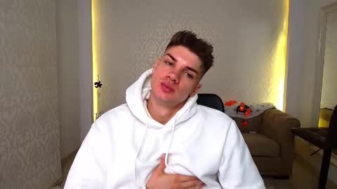 MaxKaiden online show from 10/23/25, 04:56