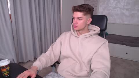 MaxKaiden online show from 04/05/26, 05:59