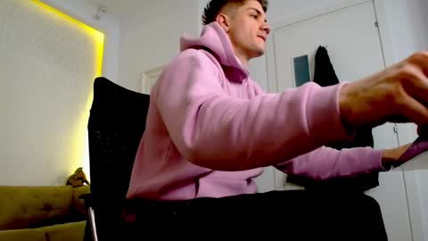 MaxKaiden online show from 04/10/26, 04:39