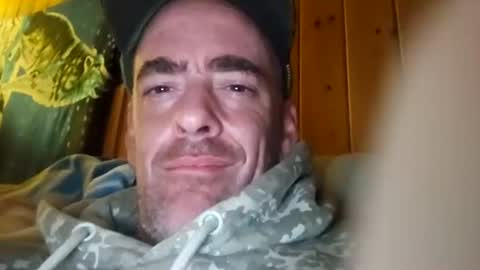 Snapshot of maxlme2721063 chatting on 05/11/26, 03:01 maxlme2721063 online show from 05/11/26, 03:01