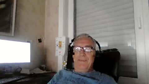 Snapshot of maxou569 chatting on 07/20/26, 08:39 maxou569 online show from 07/20/26, 08:39
