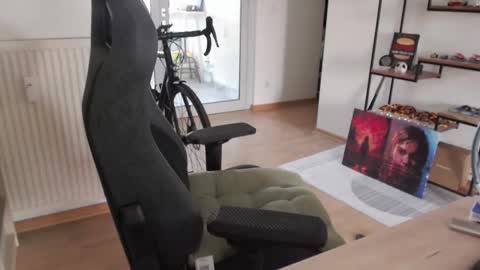 Snapshot of maxp0wer23 chatting on 01/11/25, 12:29 Max online show from 01/11/25, 12:29