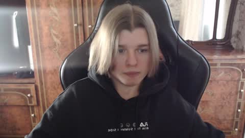 Snapshot of maxplay18 chatting on 12/12/24, 11:29 Max online show from 12/12/24, 11:29